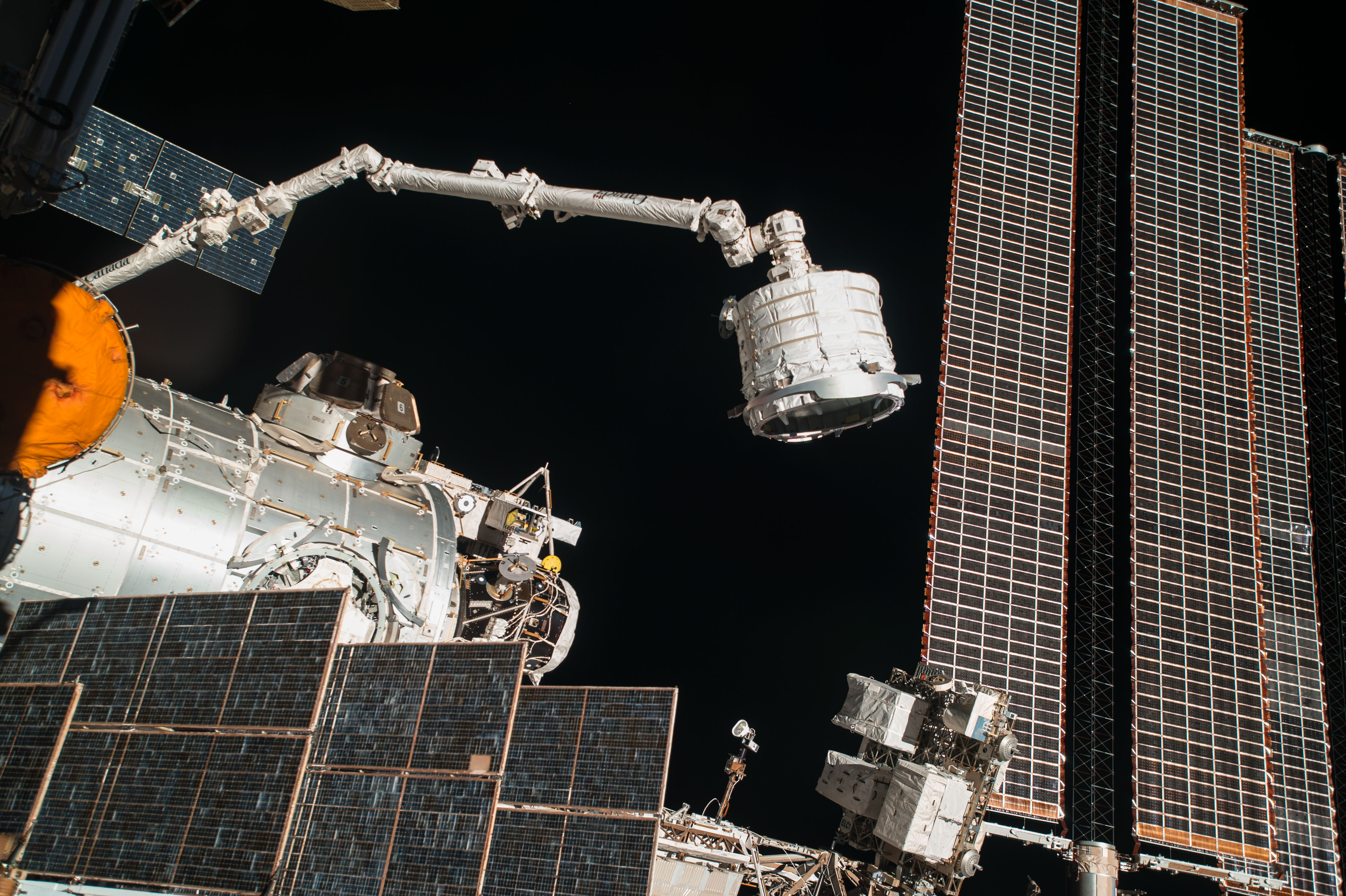 Installation du module gonflable BEAM sur l'ISS