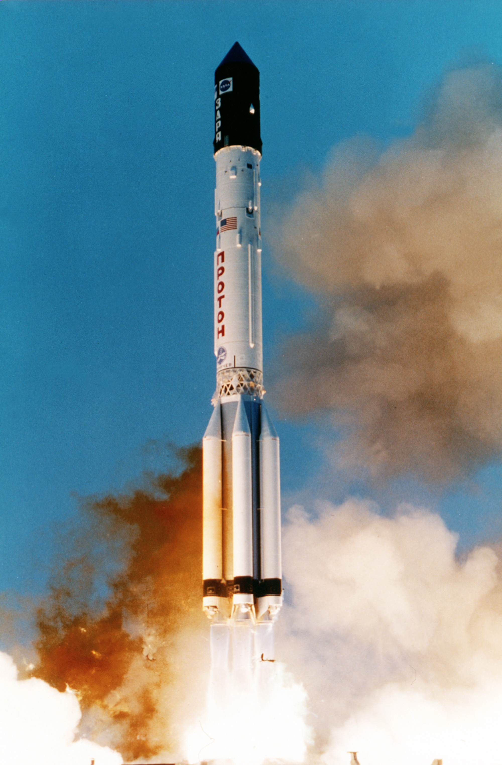 Lancement de la fusée Proton-K transportant le module Zarya, 20 novembre 1998