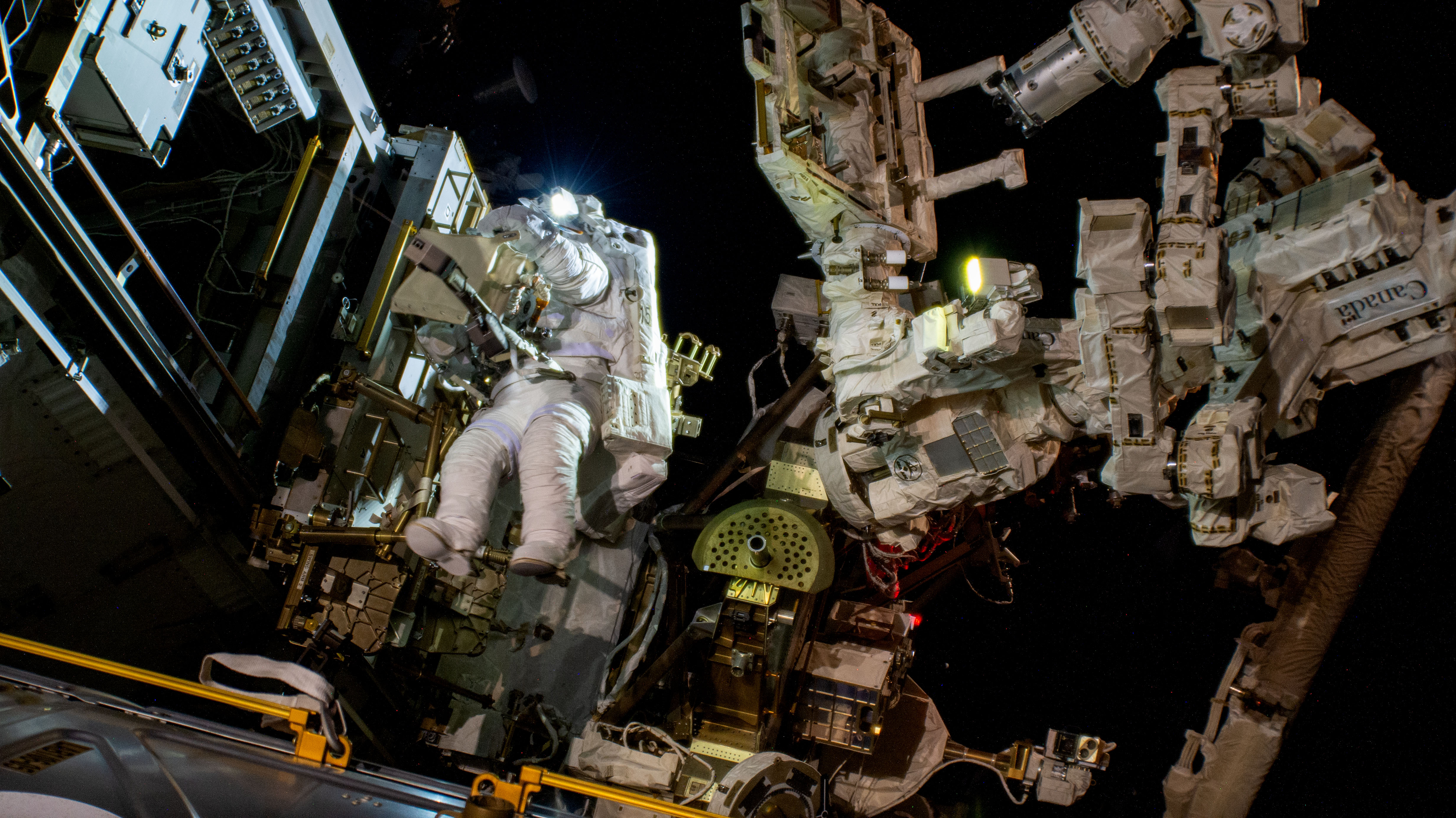 L'astronaute Suni Williams lors d'une sortie extravéhiculaire