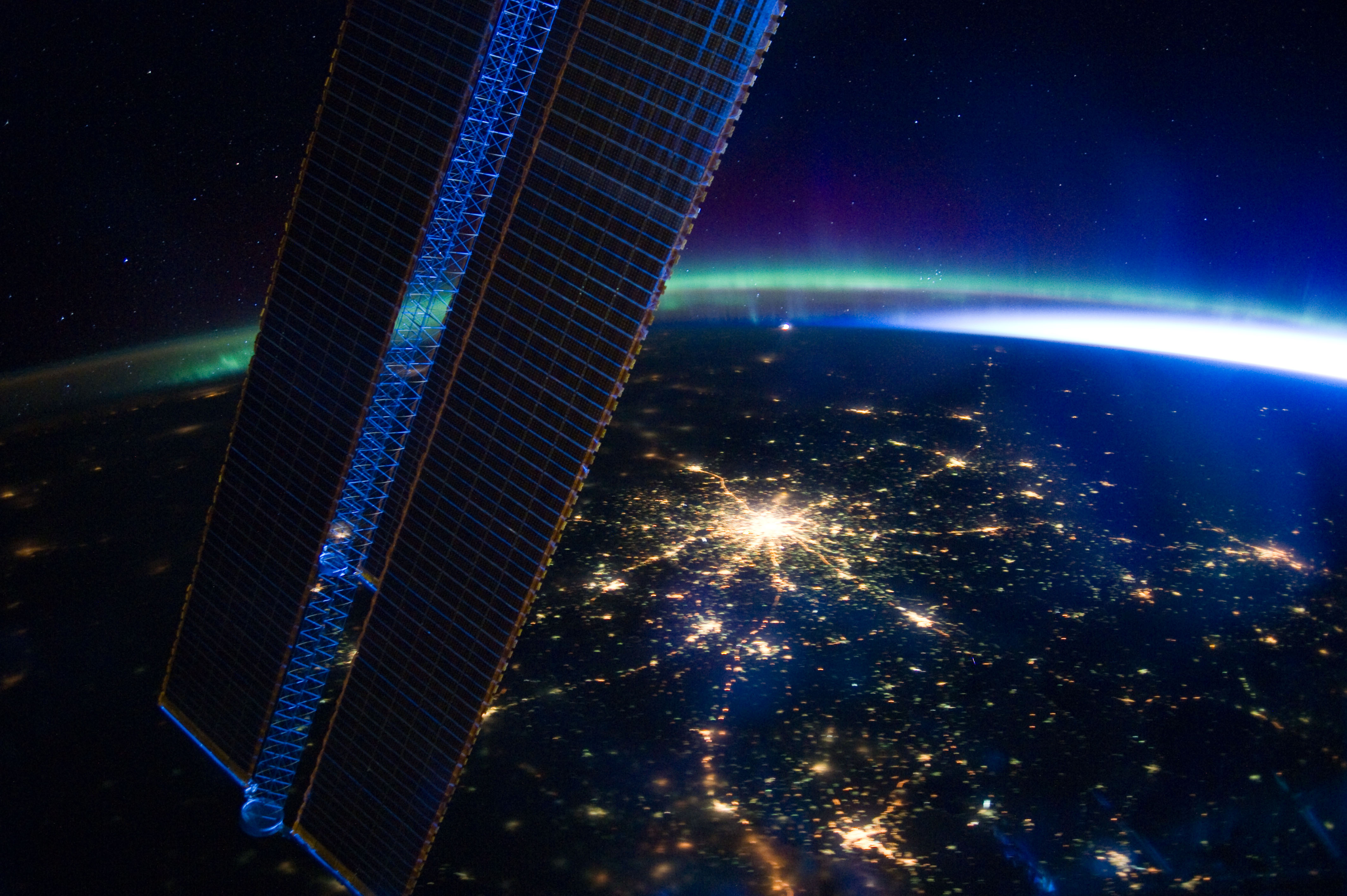 Moscou illuminée la nuit, photographiée depuis l'ISS